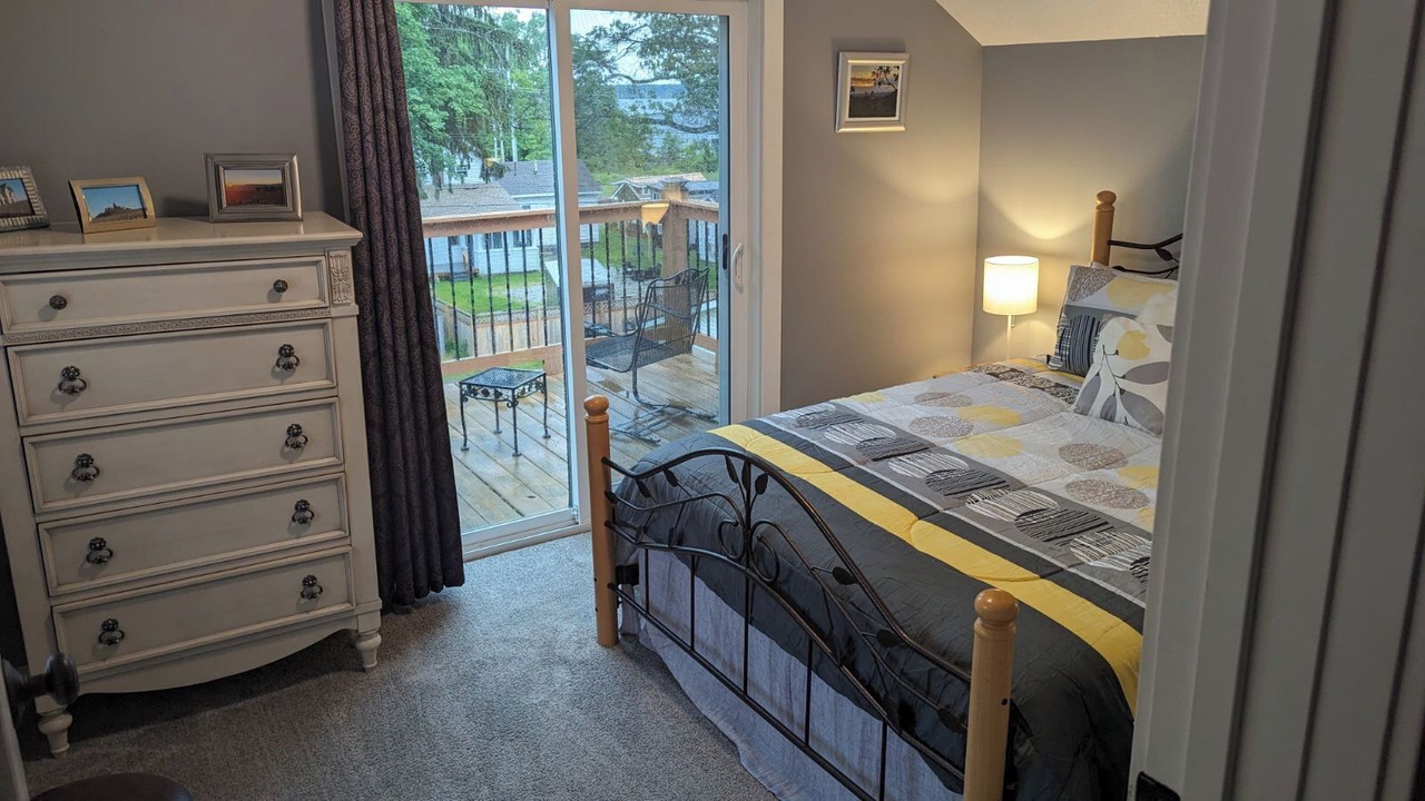 Photo of Bedroom in Lakeside