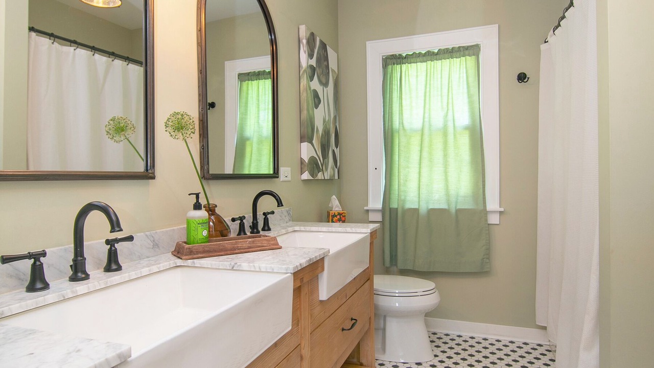 Photo of Bathroom in Thayer