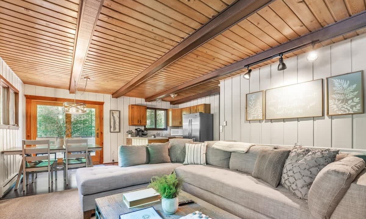 Photo of Livingroom in Bellaire