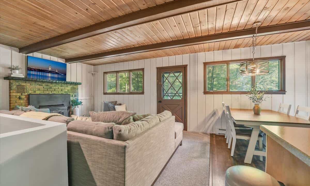 Photo of Livingroom in Bellaire