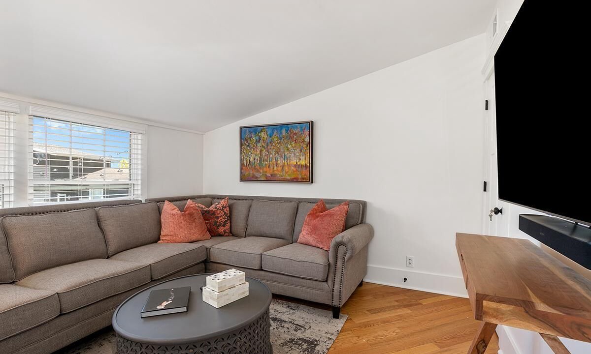 Photo of Livingroom in Saugatuck