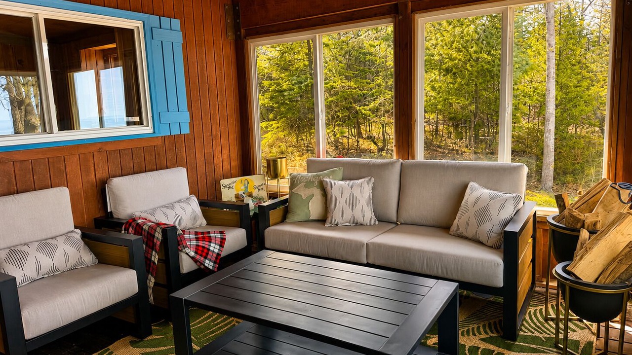 Photo of Livingroom in Cheboygan