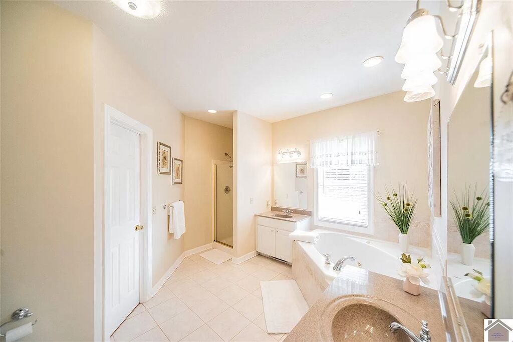 Photo of Bathroom in Kuttawa
