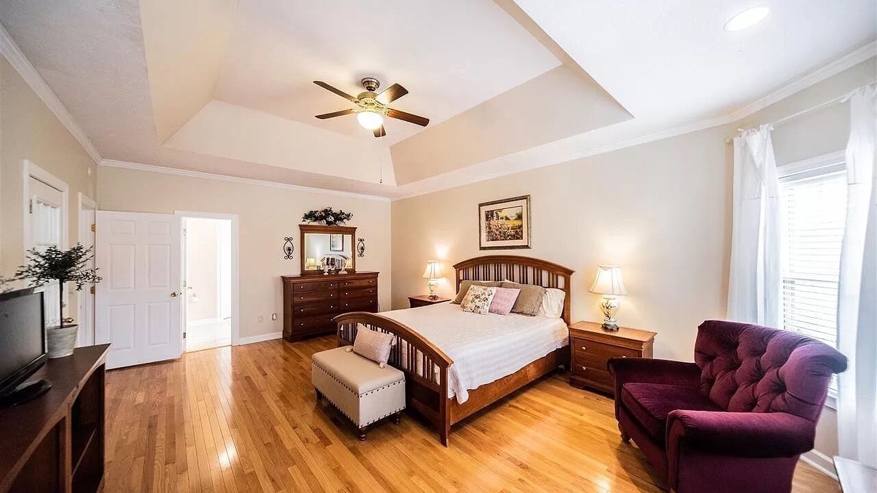 Photo of Bedroom in Kuttawa