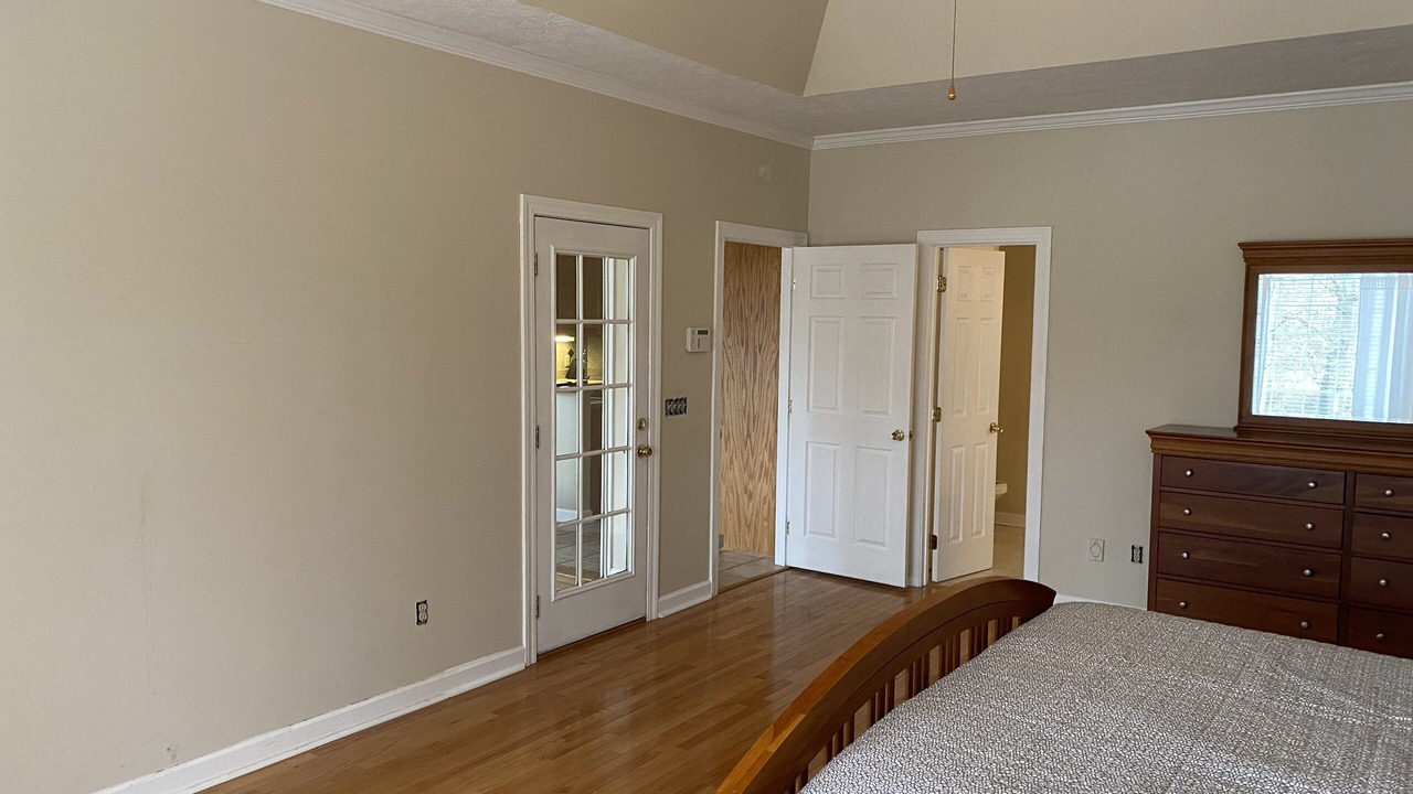 Photo of Bedroom in Kuttawa