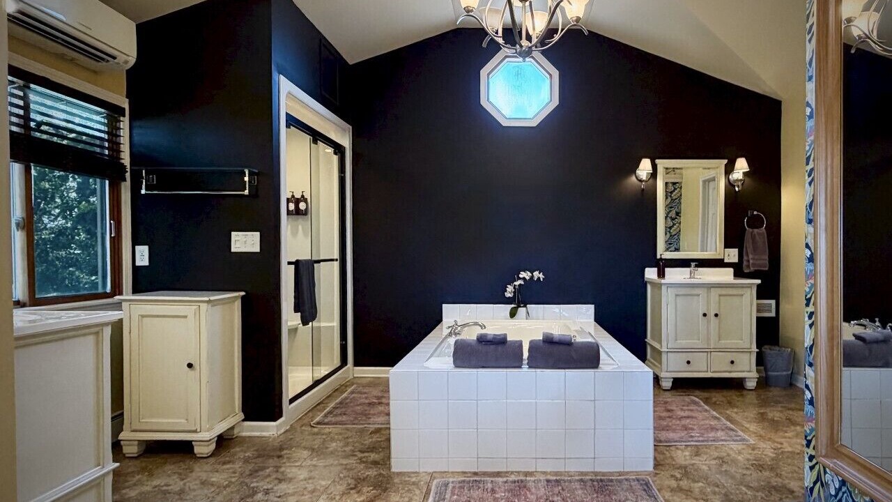 Photo of Bathroom in Miller Beach