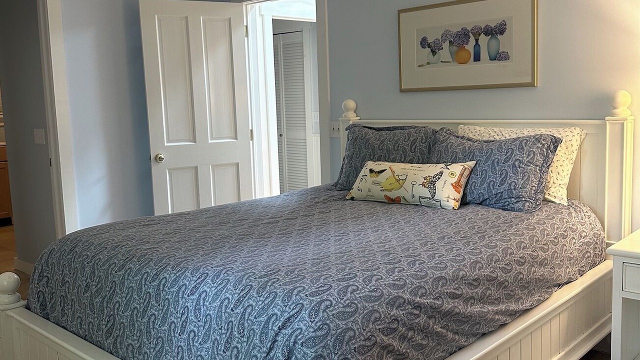 Photo of Bedroom in Lakeside
