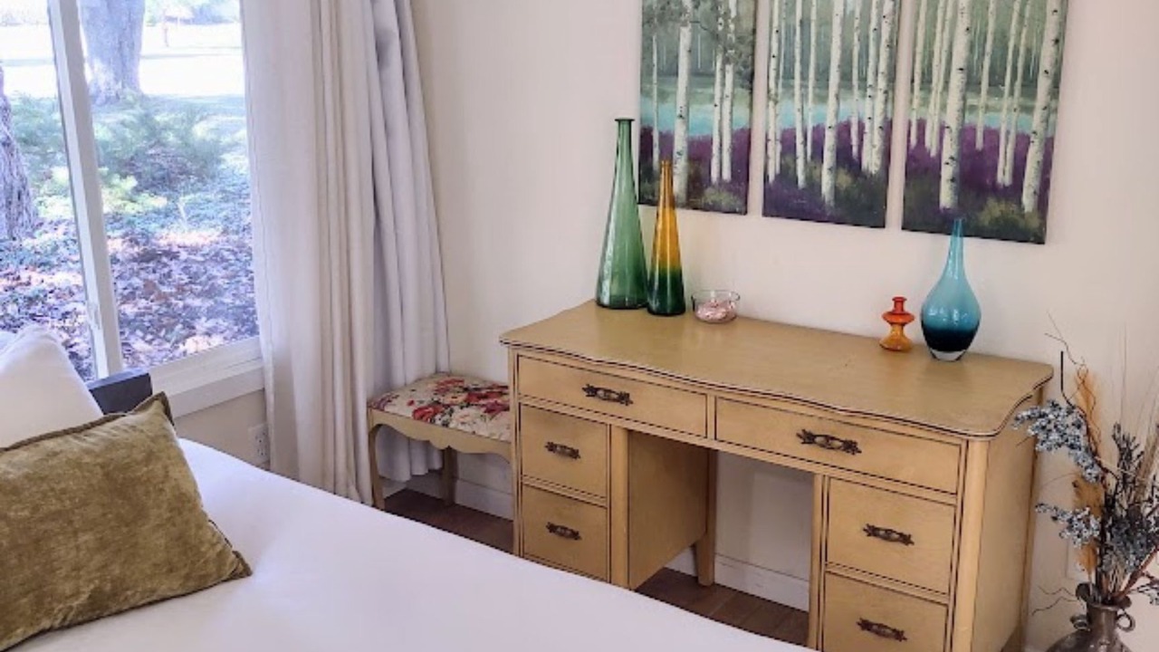 Photo of Bedroom in Norton Shores