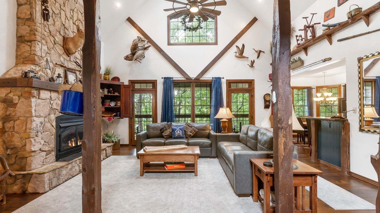 Photo of Livingroom in Blue Eye