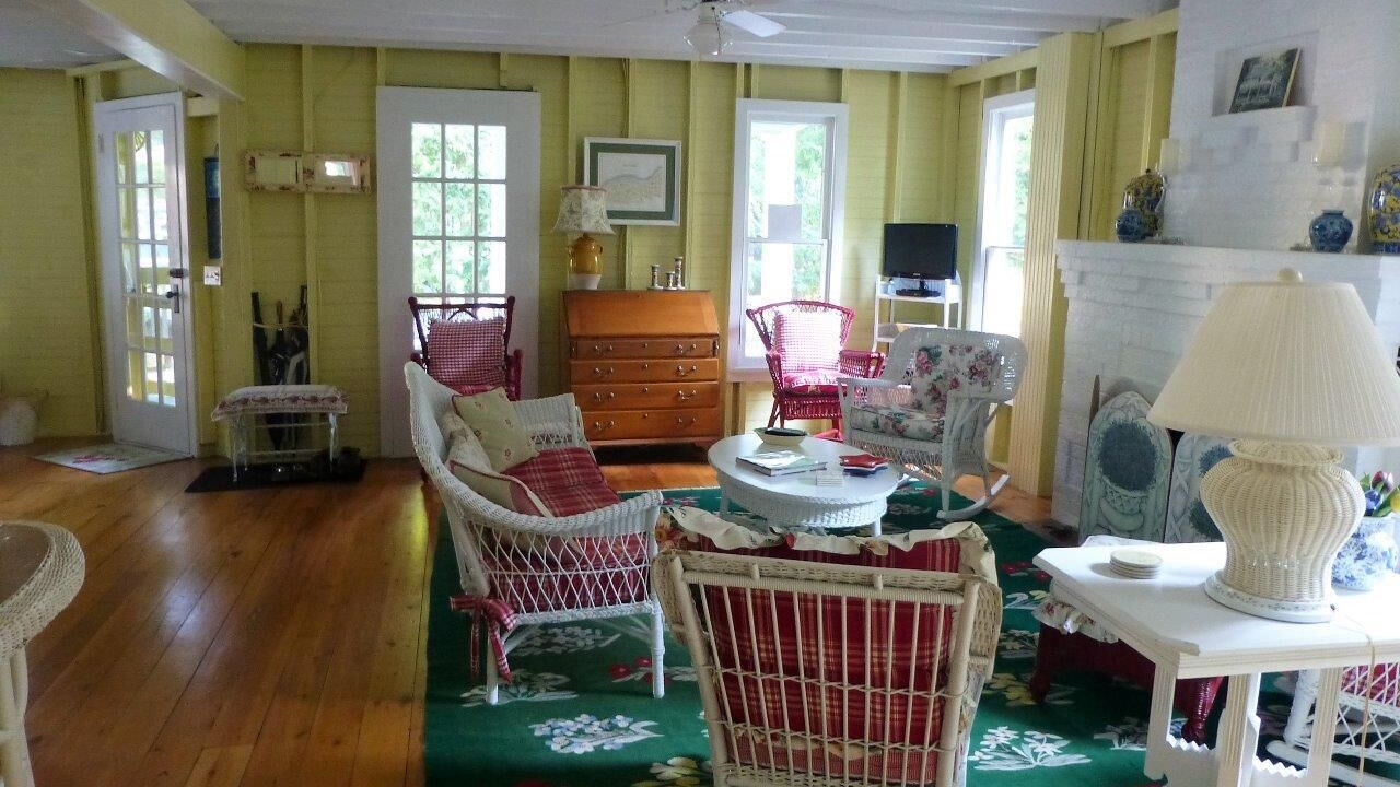 Photo of Livingroom in Bay View
