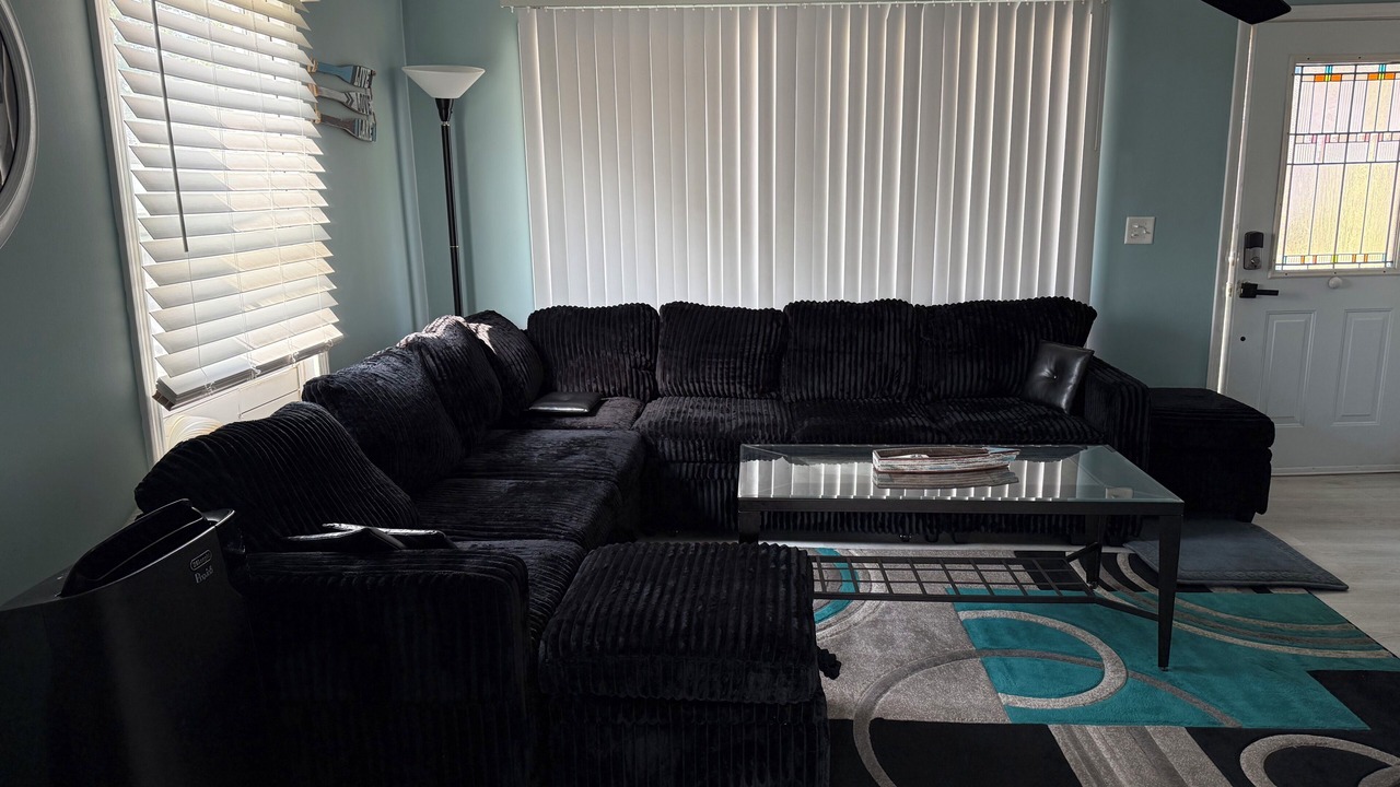 Photo of Livingroom in Enchanted Hills