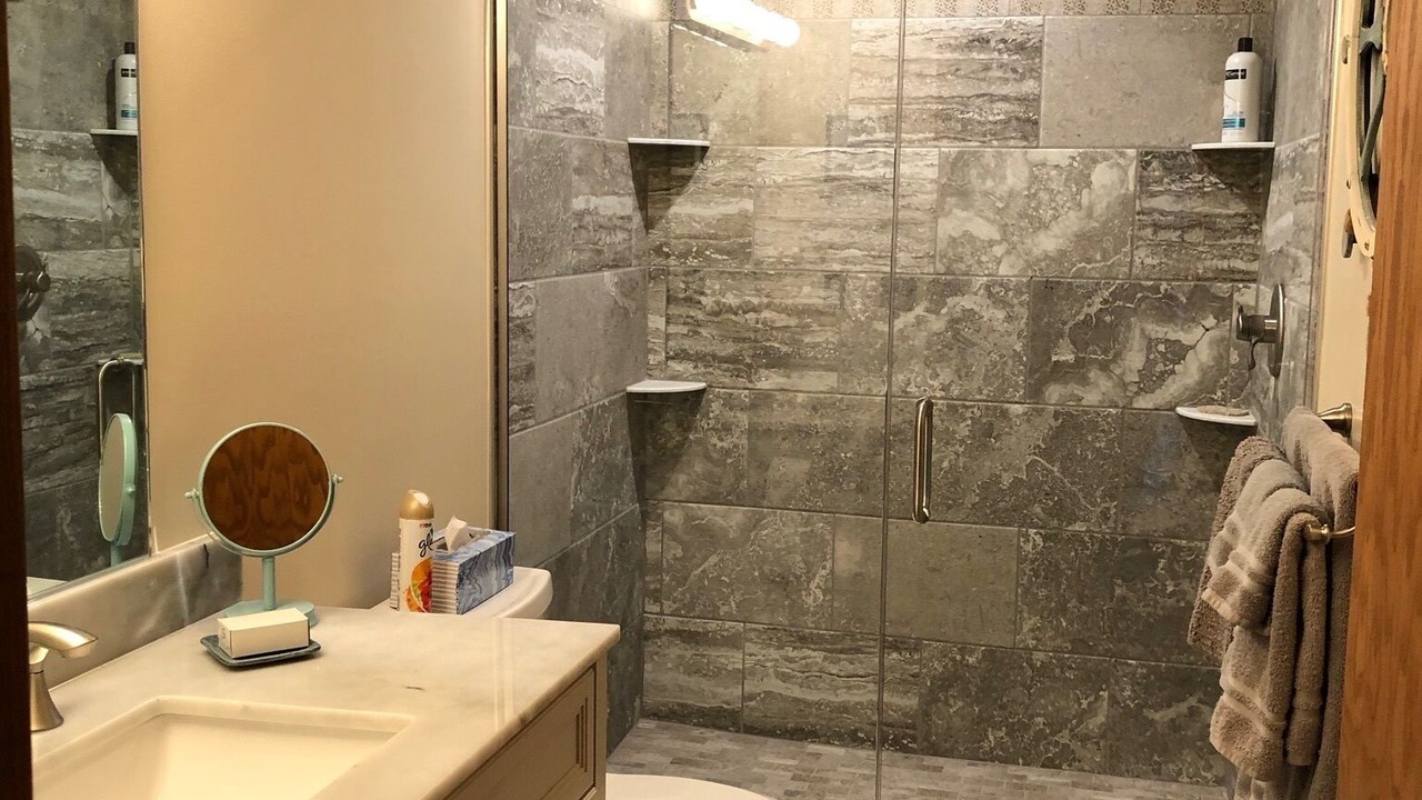 Photo of Bathroom in Frankfort