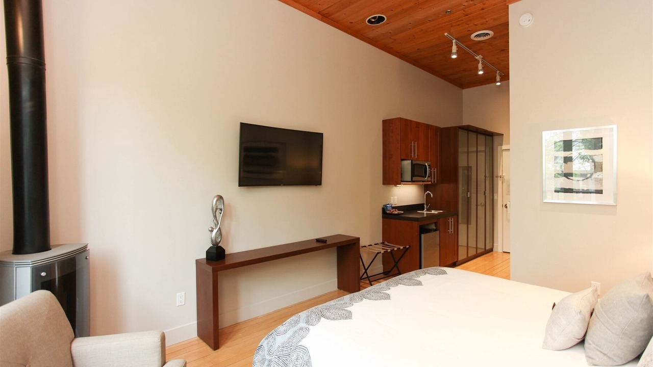 Photo of Bedroom in Saugatuck