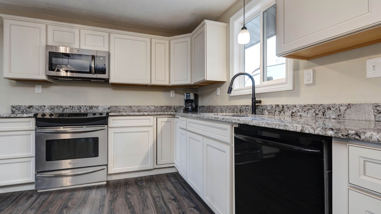 Photo of Kitchen in Kimberling City