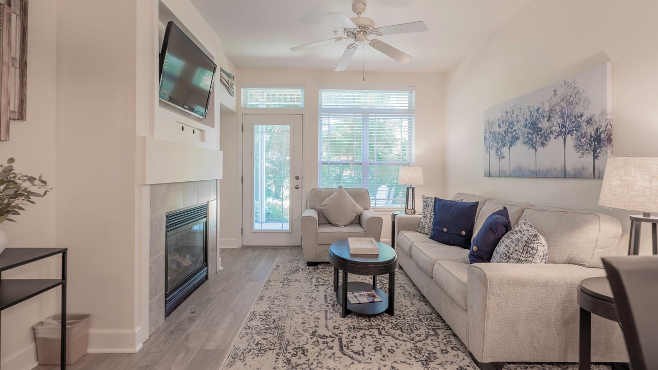 Photo of Livingroom in Delavan Lake