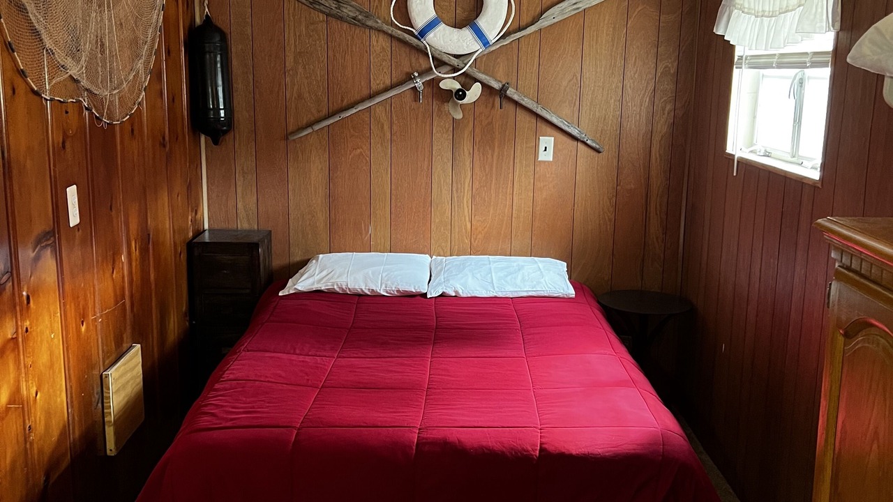 Photo of Bedroom in Benton
