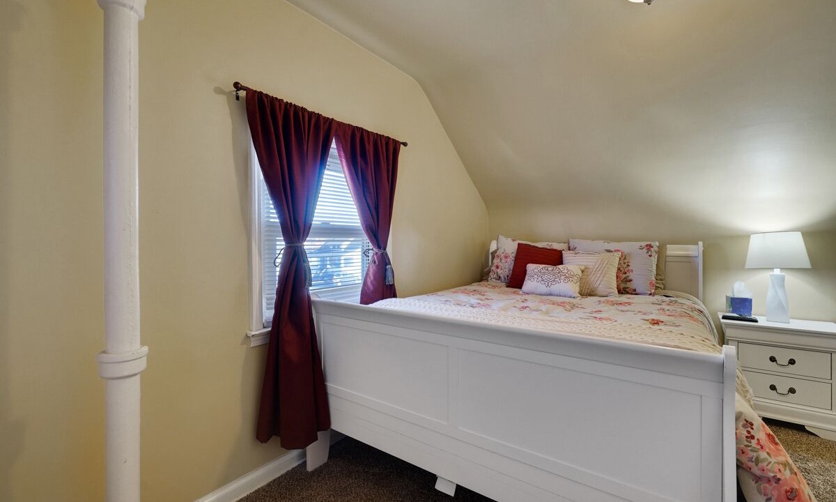 Photo of Bedroom in Ferndale