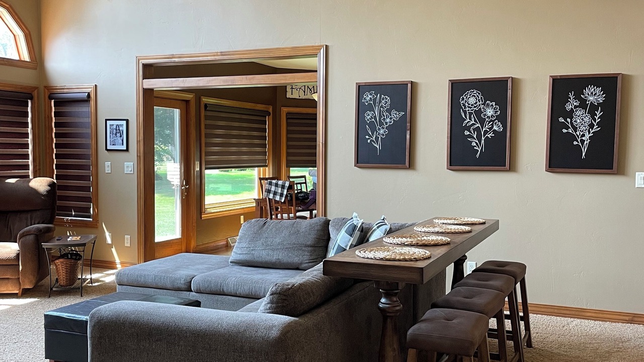 Photo of Livingroom in Ashwaubenon