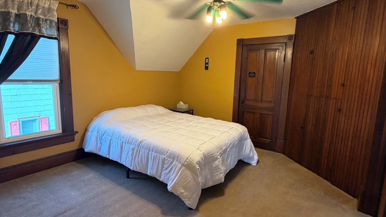 Photo of Bedroom in Redgranite