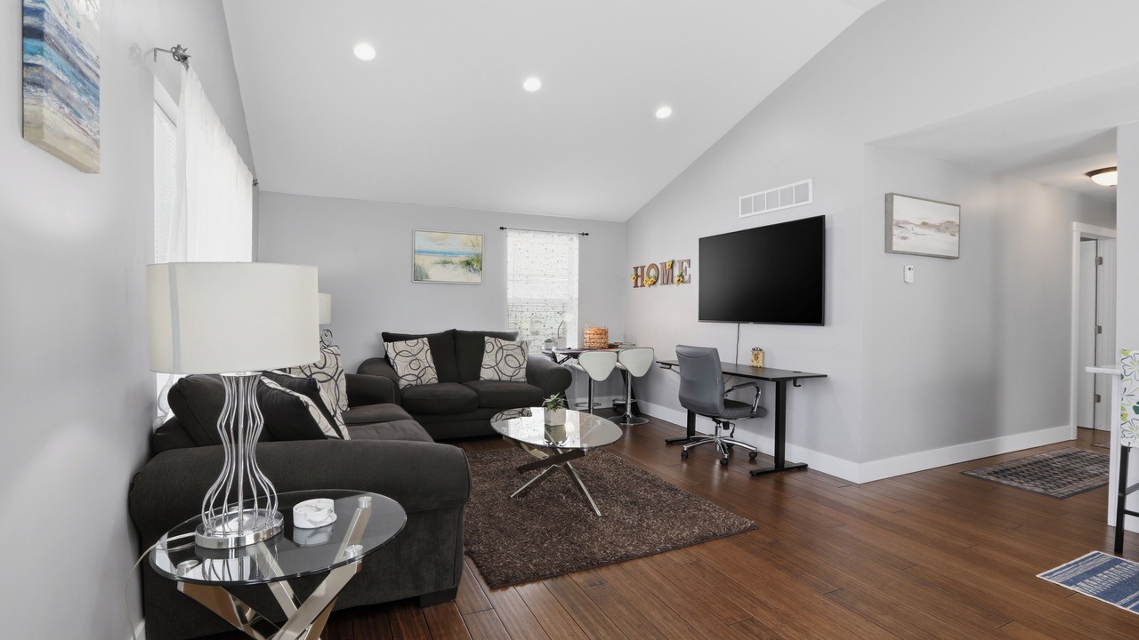 Photo of Livingroom in Madison Heights