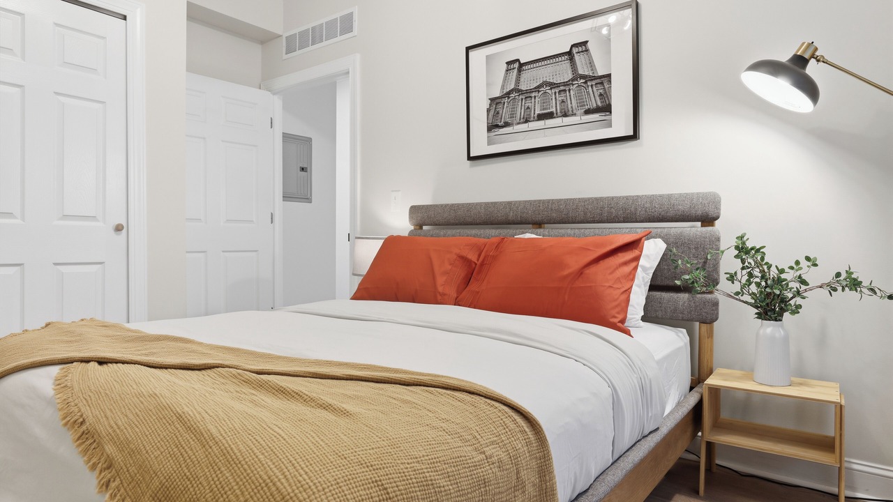 Photo of Bedroom in Midtown
