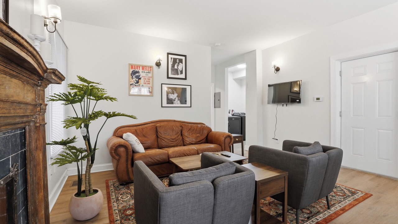 Photo of Livingroom in Midtown