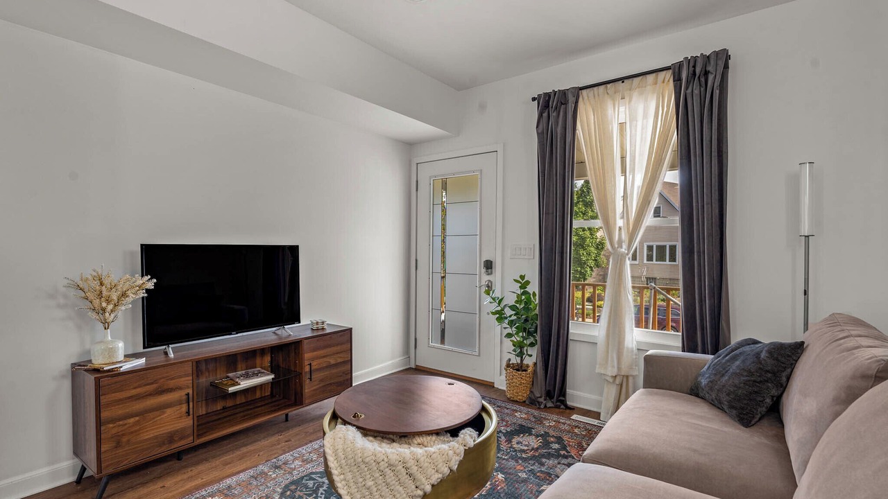 Photo of Livingroom in Bay View