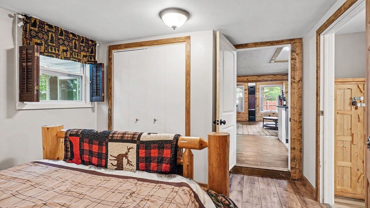Photo of Bedroom in Lake