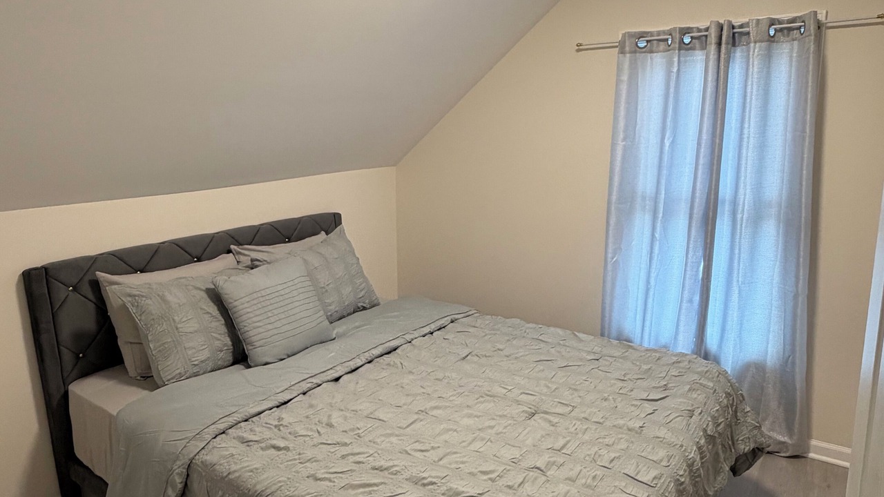 Photo of Bedroom in Elgin