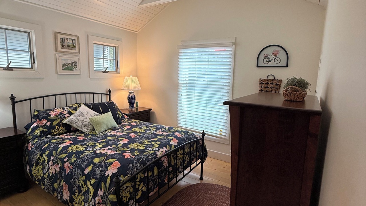 Photo of Bedroom in Lake