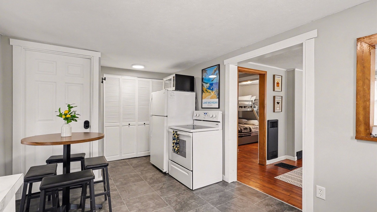 Photo of Bedroom in Lakeside
