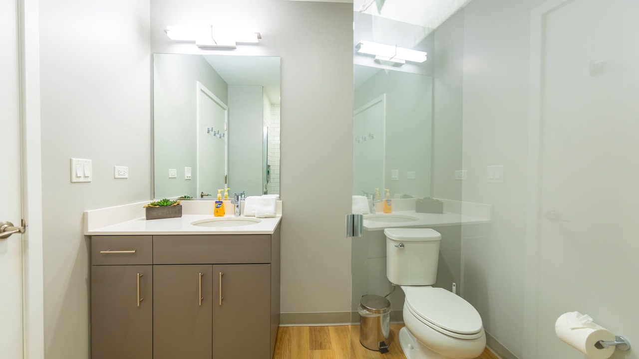 Photo of Bathroom in River North