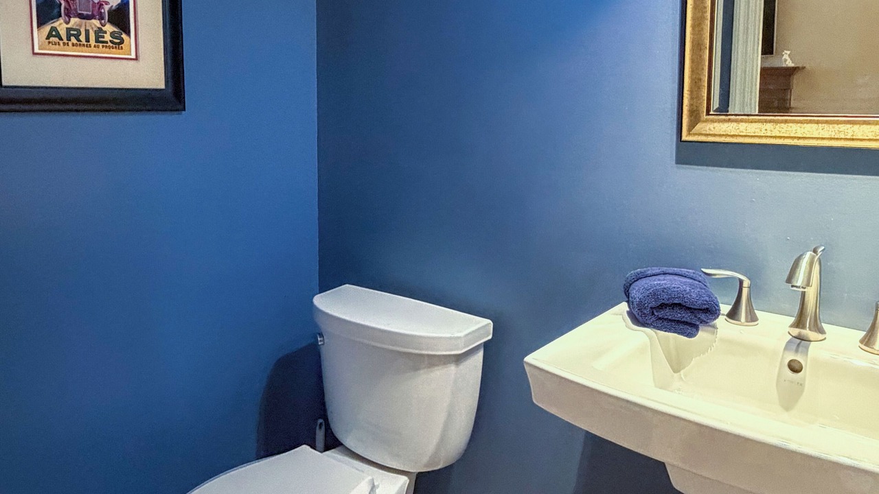 Photo of Bathroom in Tower Grove South