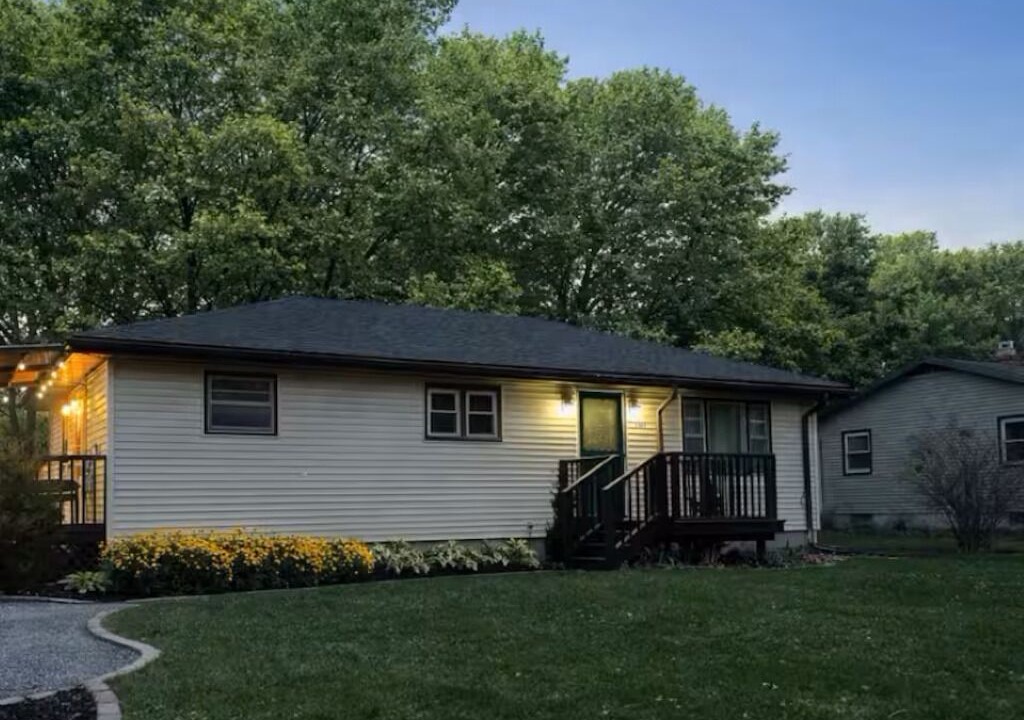 Photo of Outdoor in Town of Pines