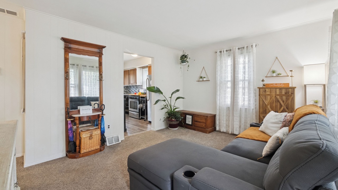 Photo of Livingroom in Taylor