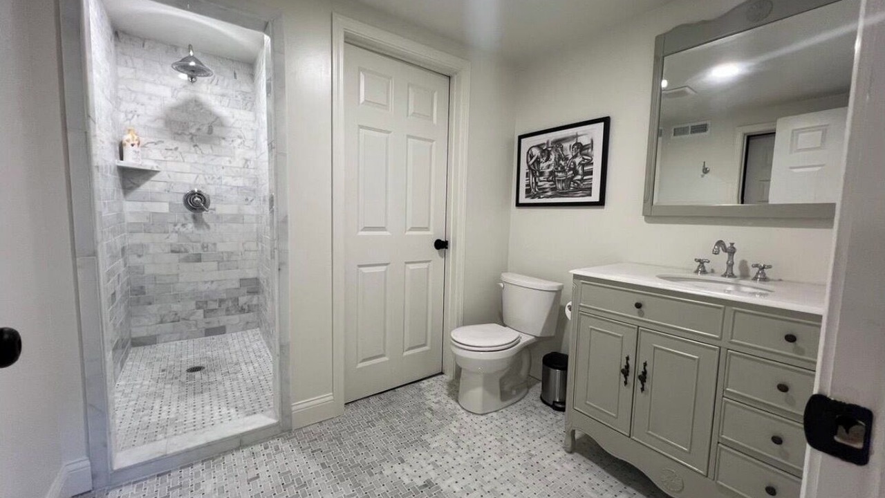Photo of Bathroom in Central Hyde Park