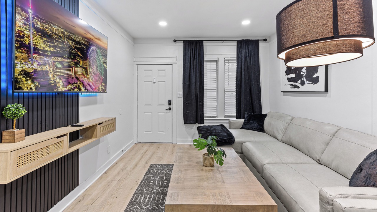 Photo of Livingroom in Lincoln Park