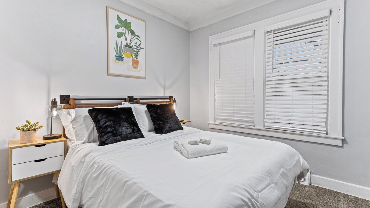 Photo of Bedroom in Lincoln Park