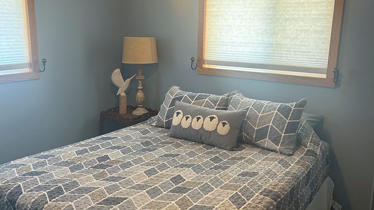 Photo of Bedroom in Higgins Lake