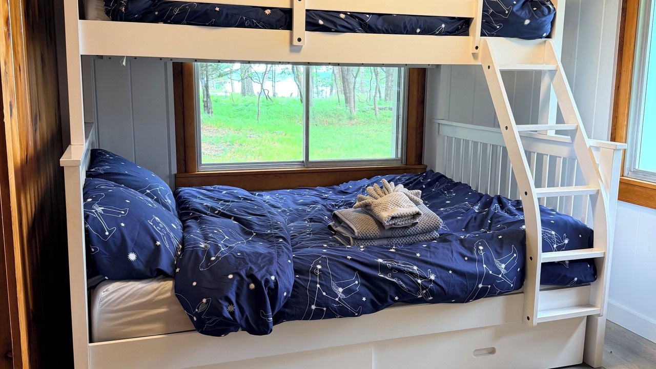 Photo of Bedroom in Montague