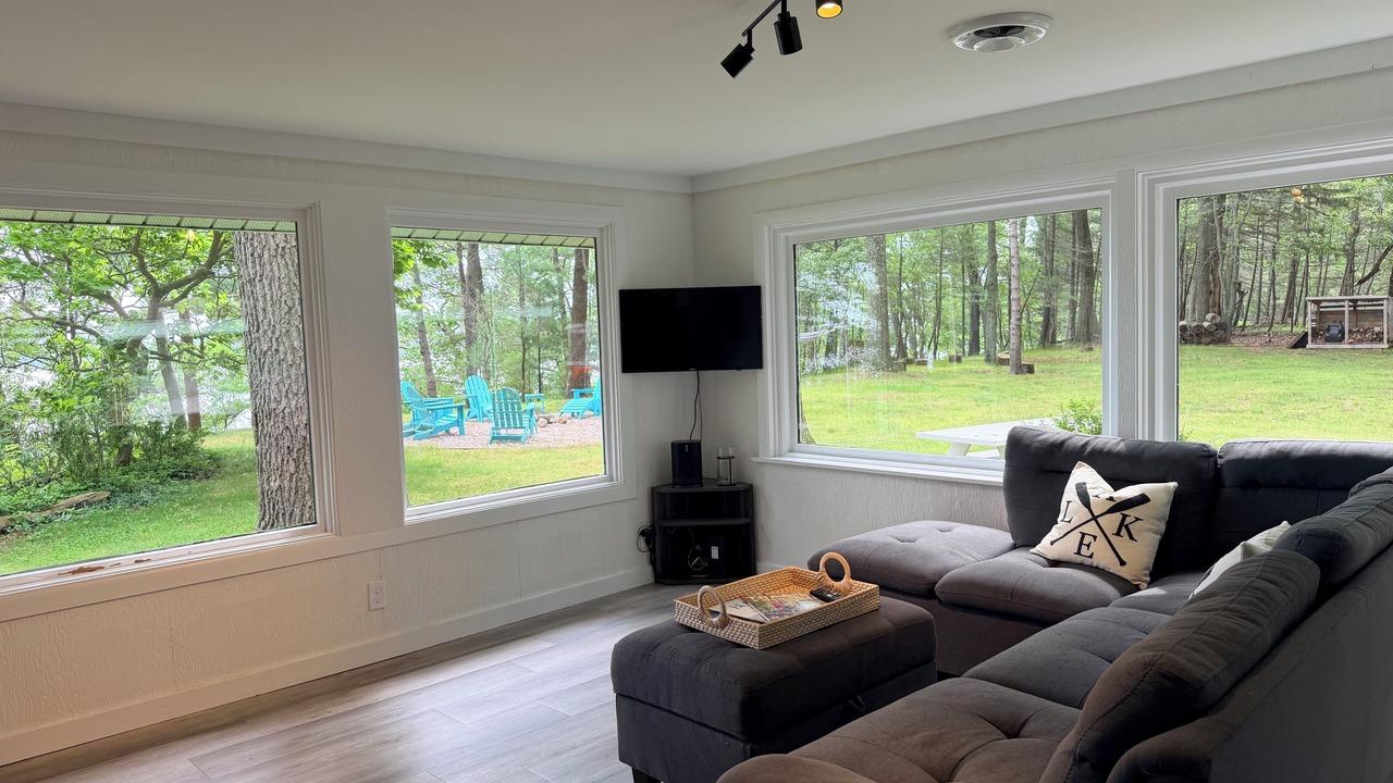 Photo of Livingroom in Montague