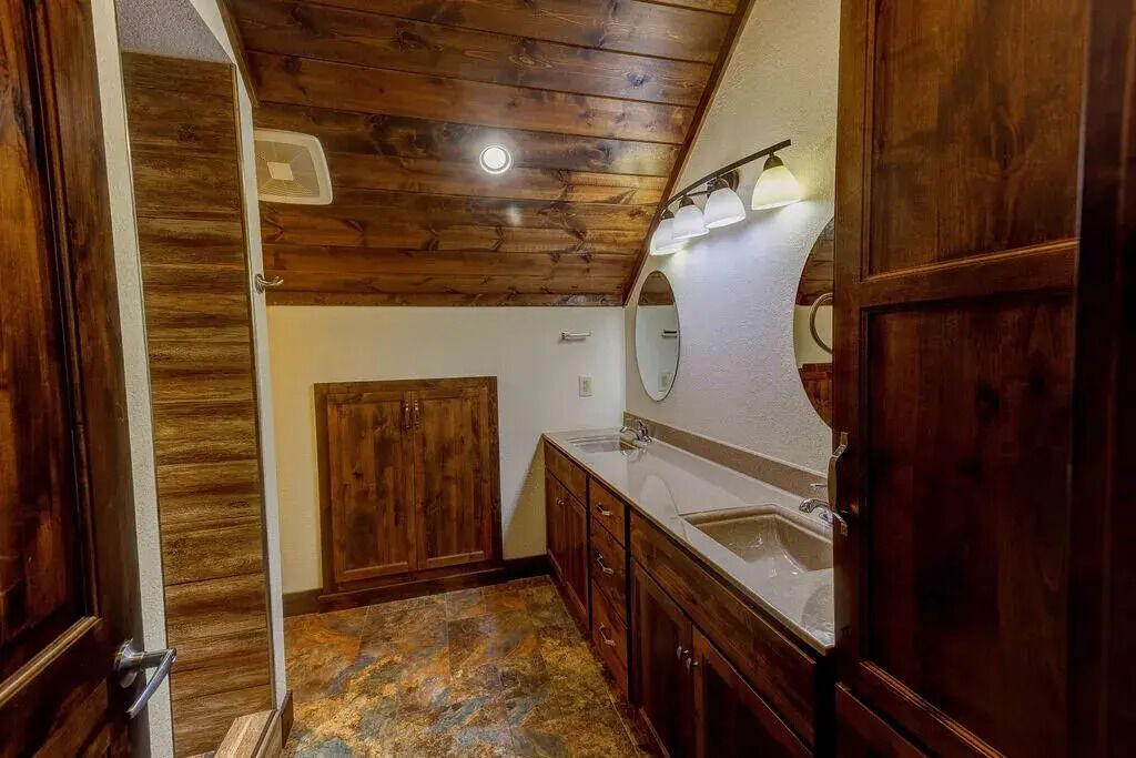 Photo of Bathroom in Sullivan