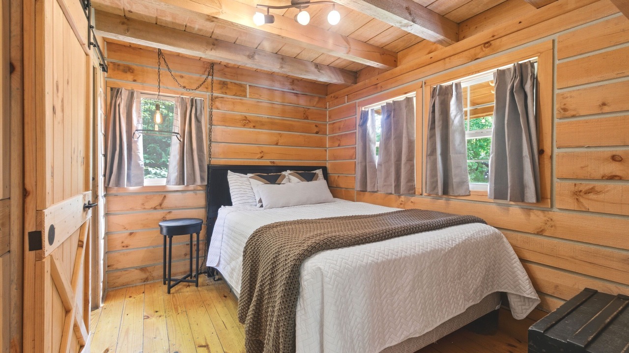 Photo of Bedroom in Harbert
