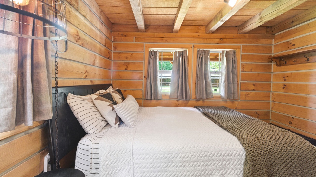 Photo of Bedroom in Harbert