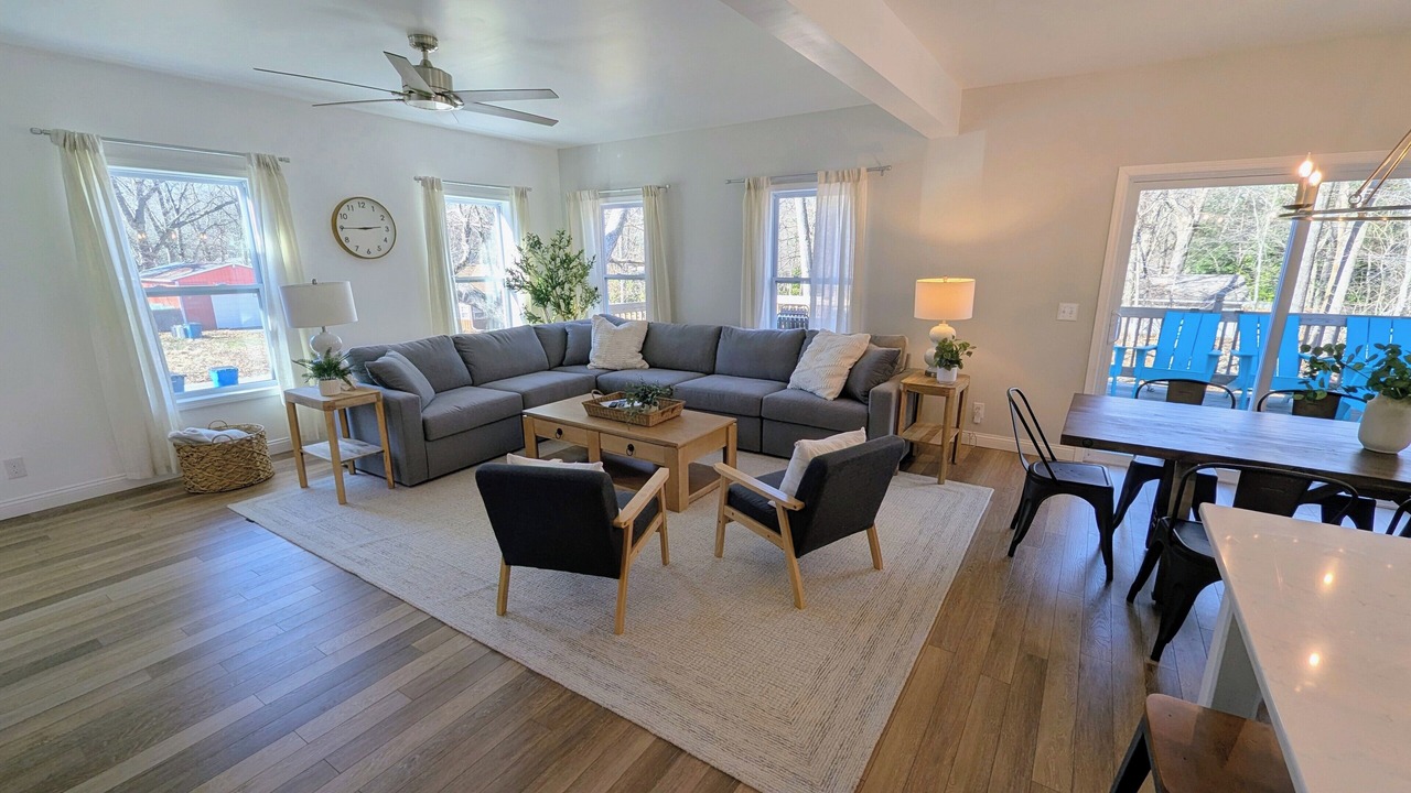 Photo of Livingroom in Michiana Shores