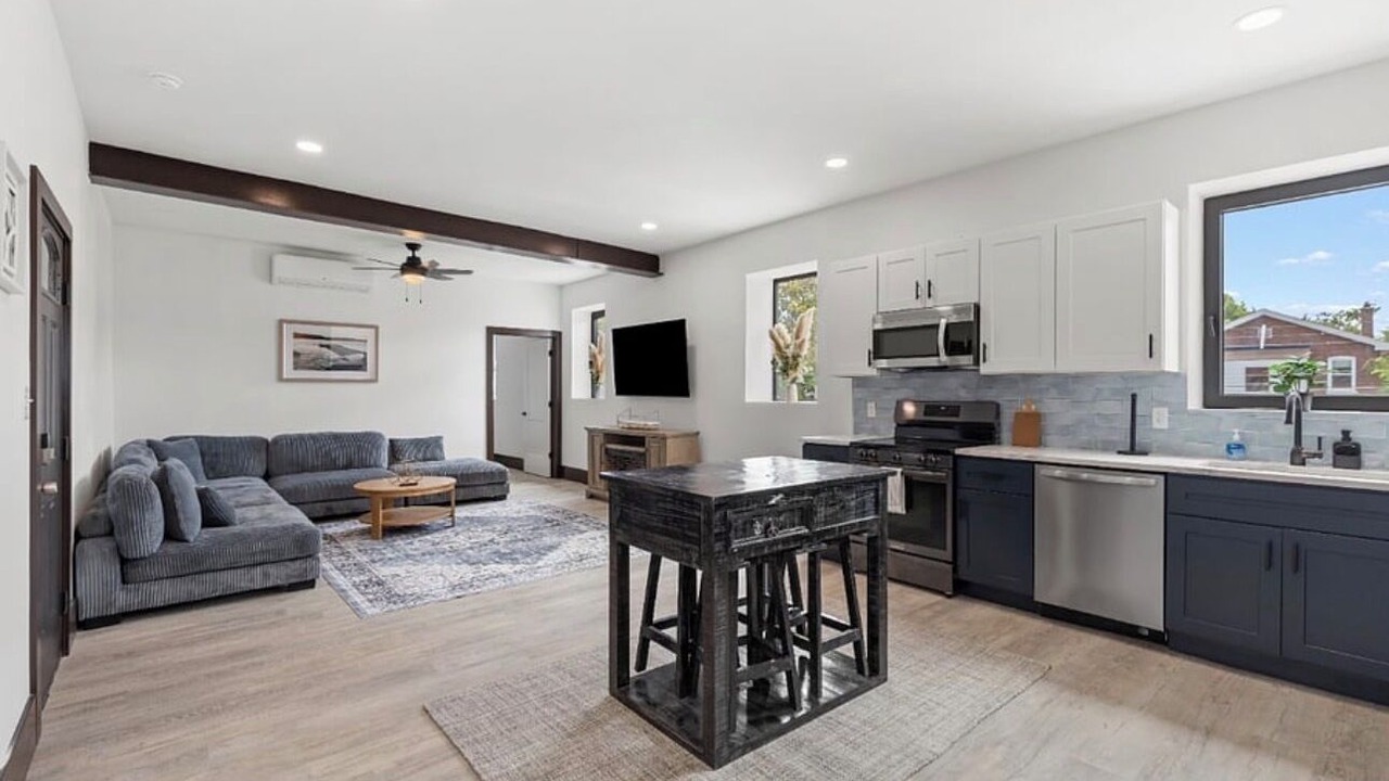 Photo of Livingroom in St. Louis
