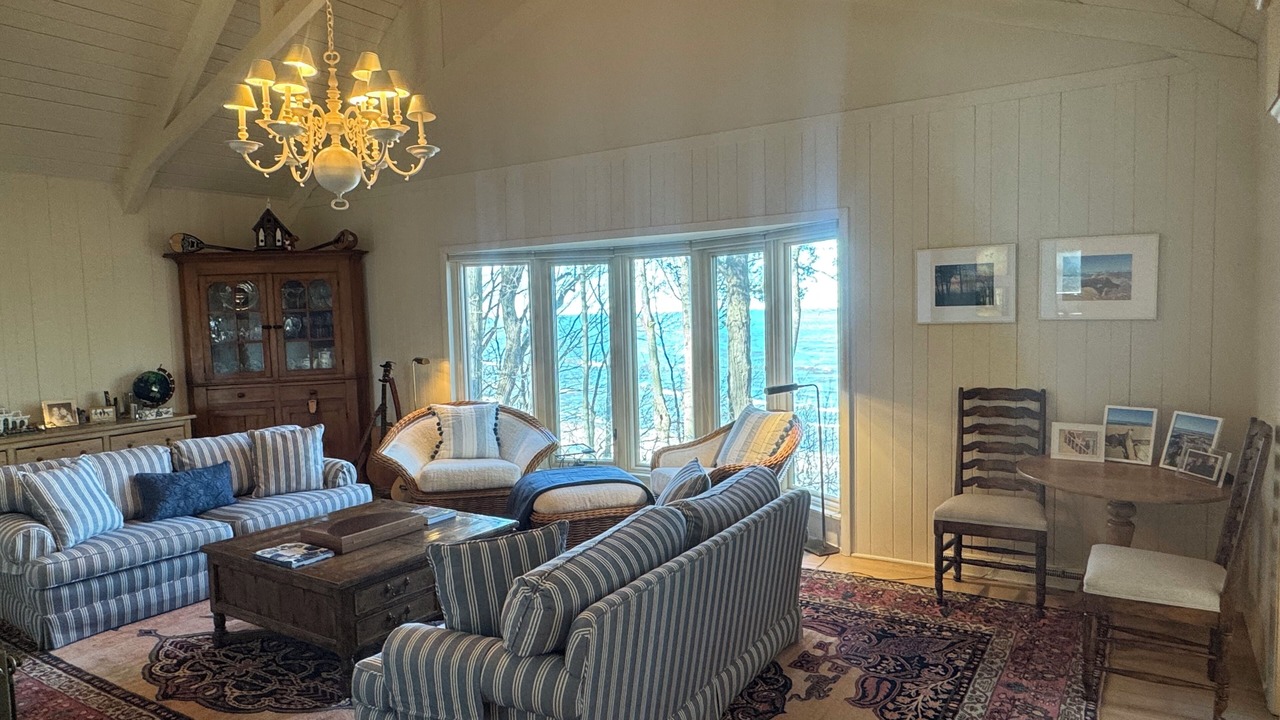 Photo of Livingroom in Bridgman