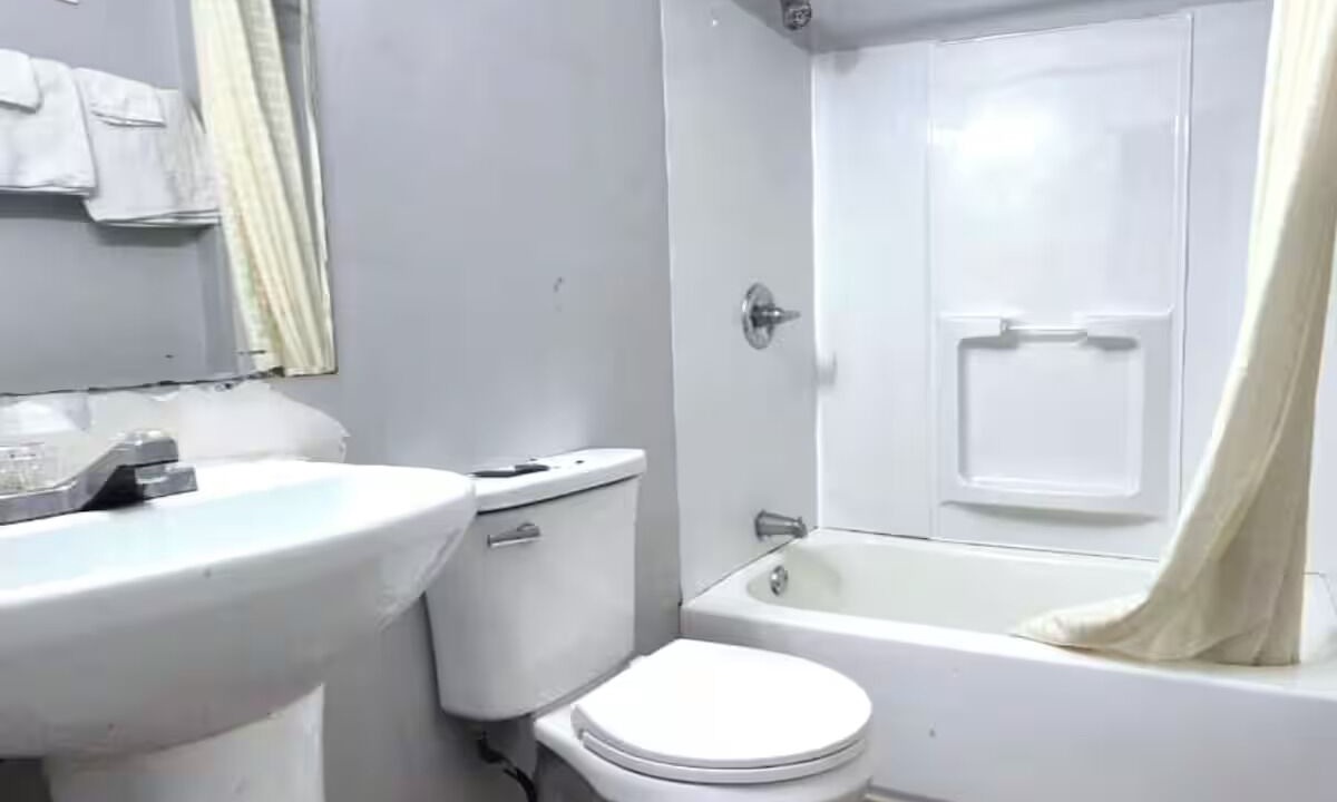 Photo of Bathroom in South Holland