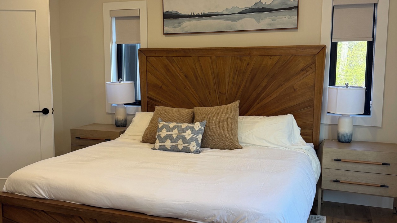 Photo of Bedroom in Maple City