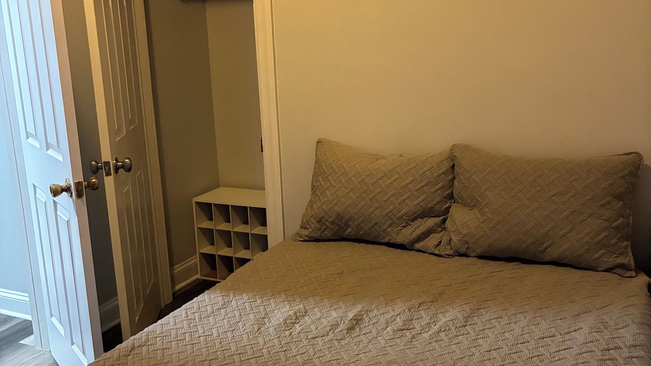 Photo of Bedroom in East Garfield Park